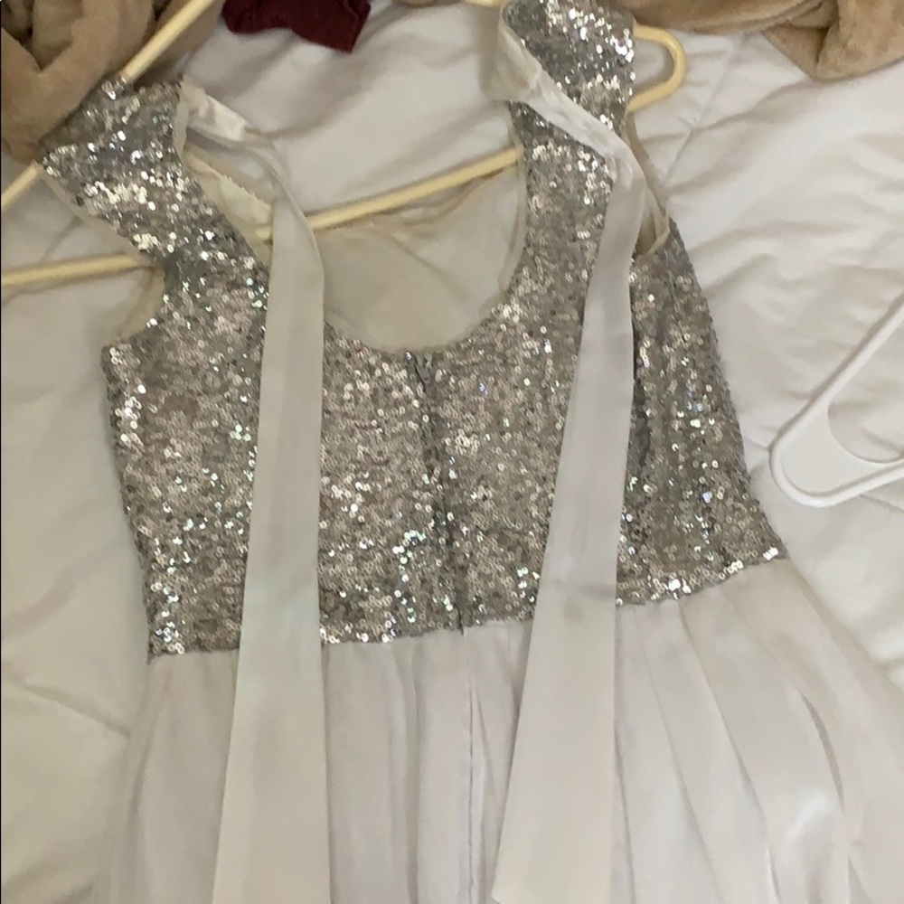 Dress - Picture 4 of 4